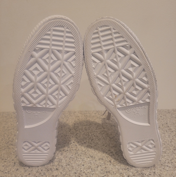 Converse sneakers sz9 - Picture 4 of 7